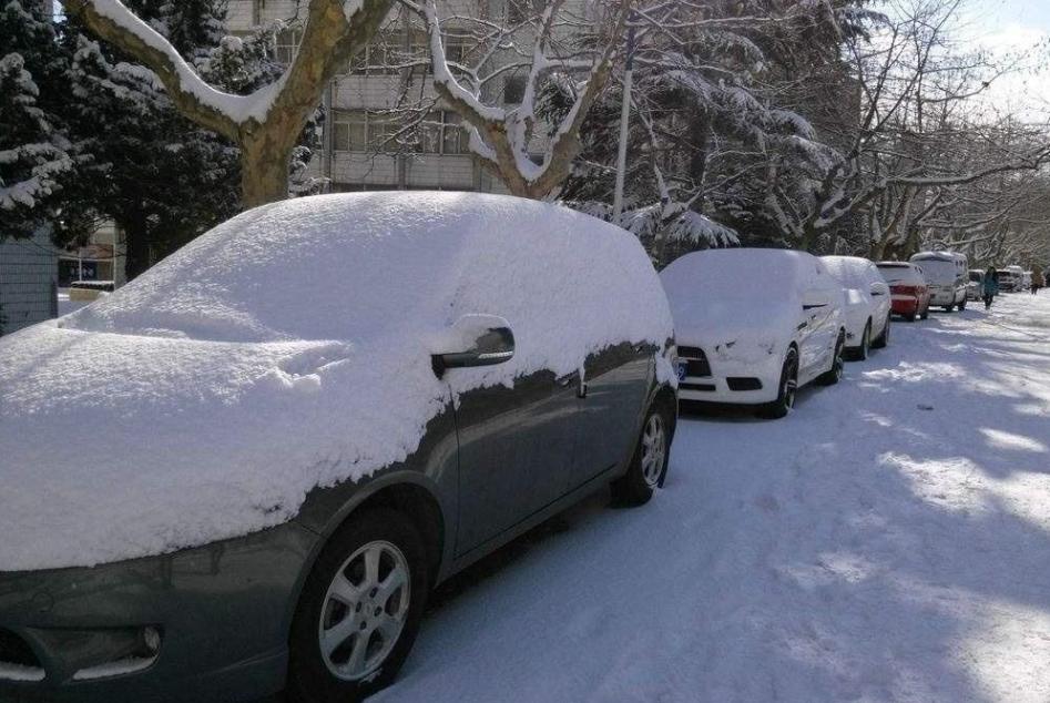 天气寒冷车辆要注意事项,蓄电池的维护与保养流程