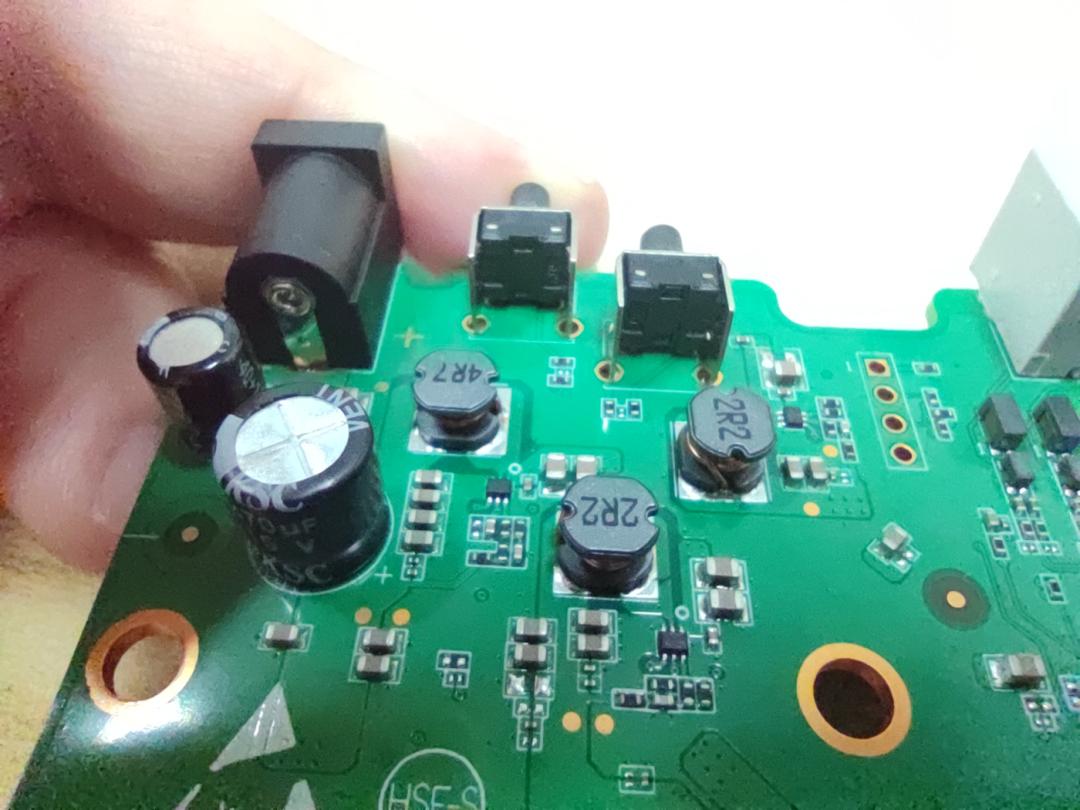 墙壁路由器好不好,晴天路由器穿墙效果