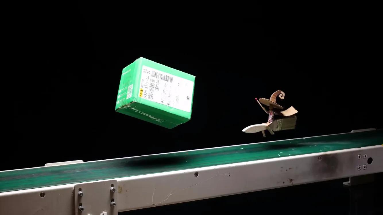 “变形快递”的跑酷之旅，遇见爱情一路逆行而上