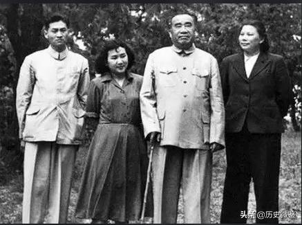 46年毛岸英回国,问父亲认不认识赤英,毛主席听后立即派人喊*德朱**