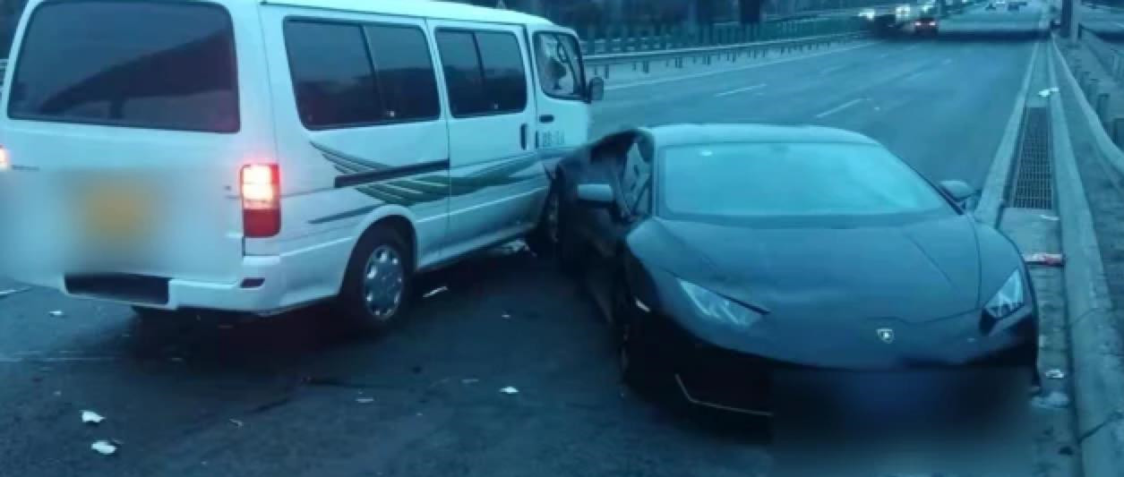 金杯撞兰博基尼被撞车主后续,金杯面包车撞兰博基尼后续