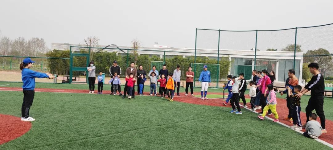 全民健身日健身盛宴点燃运动激情,周末公益养生课