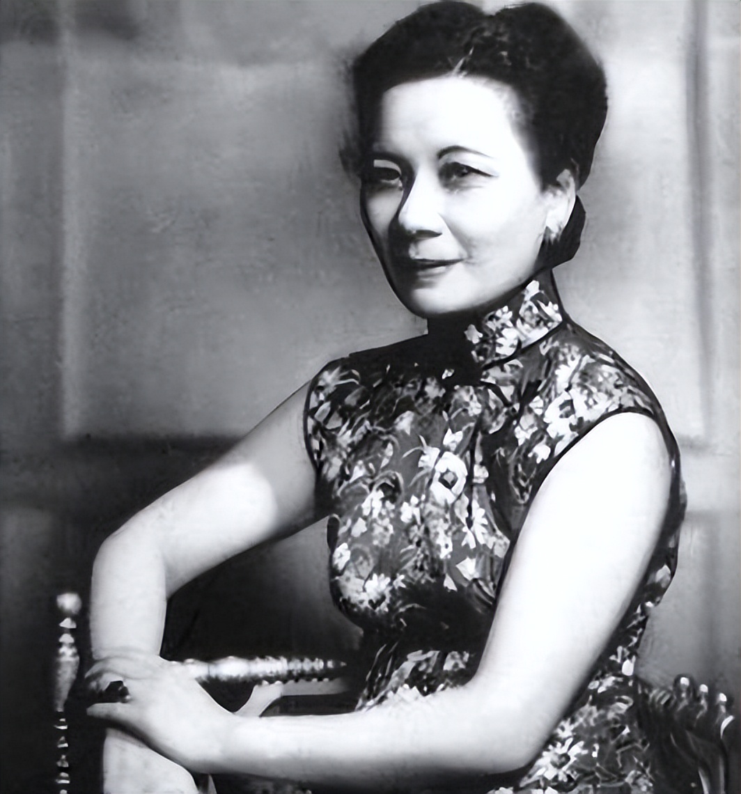 蒋介石有多风流？贴身秘书晚年透露真相，宋美龄做法令人叫绝