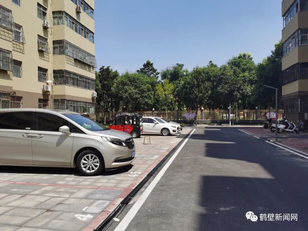 一男子十万买8套房,一男子用十万买了8套房