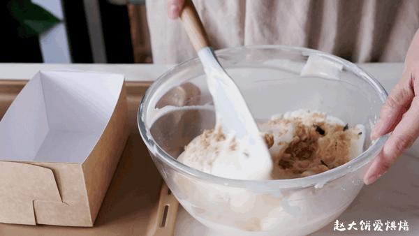 蓬松又柔软简单实用的蛋糕,金枕蛋糕怎么不回缩