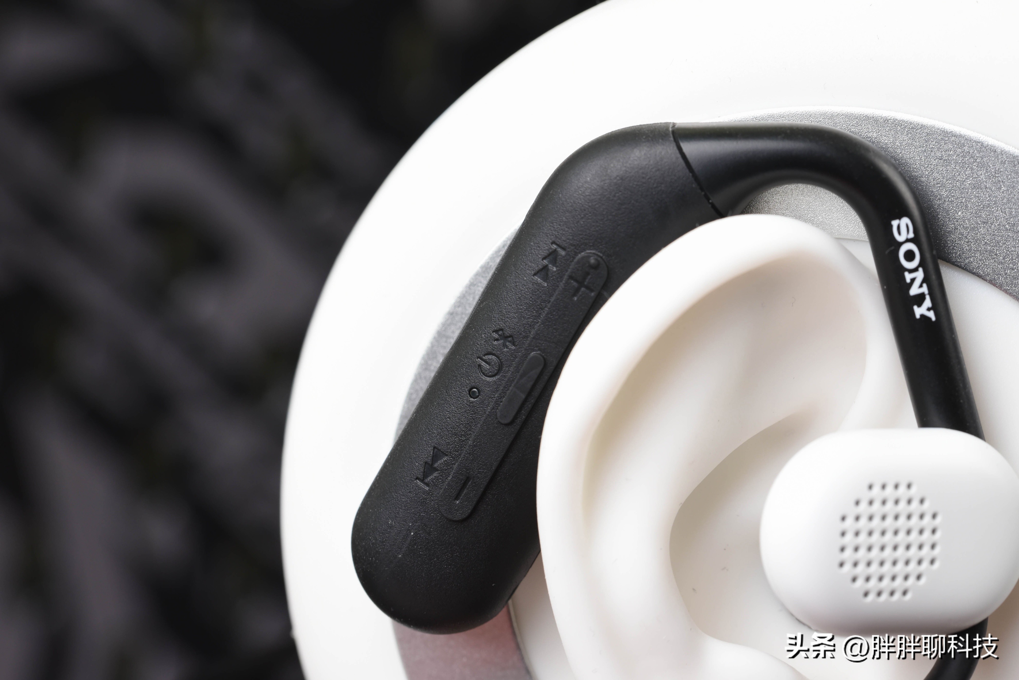 索尼floatrun与airpods,索尼超长续航运动耳机