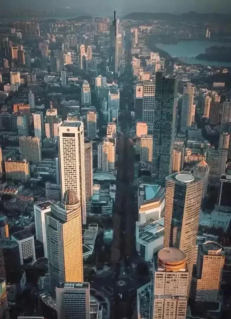 南京和杭州哪个城市更适合投资,杭州比南京强在哪里