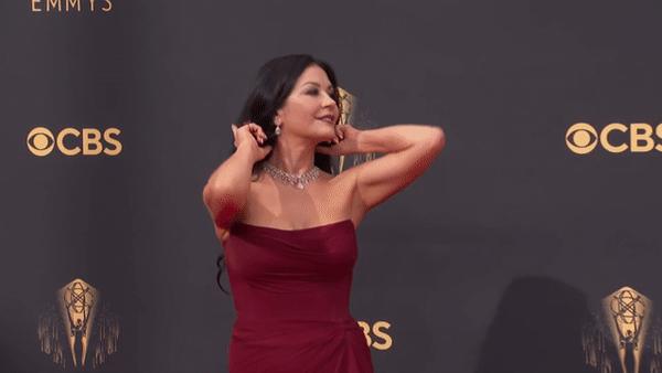 “英国关之琳”闪婚大25岁白头大叔