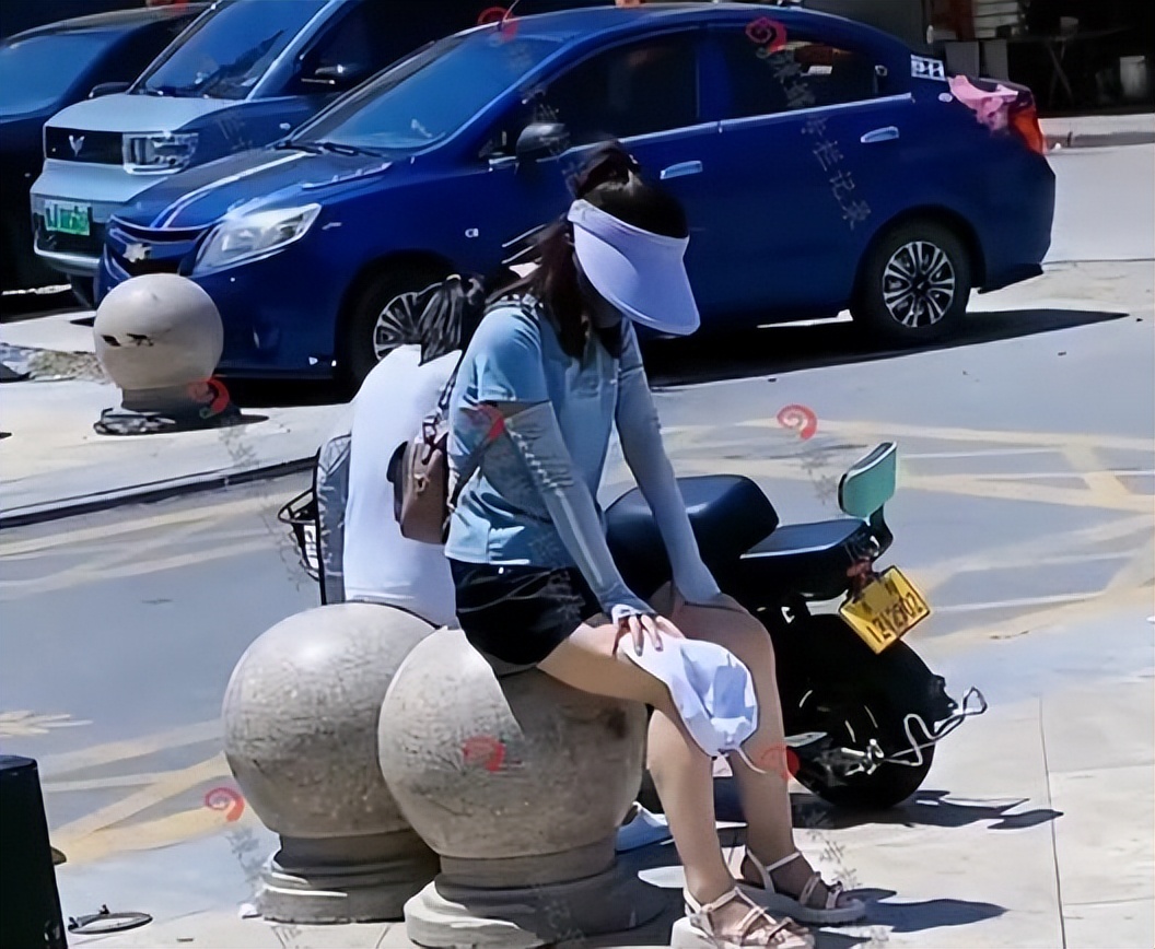 女子称坐高温石墩治好痛经引效仿,女子坐石墩治痛经网友评论