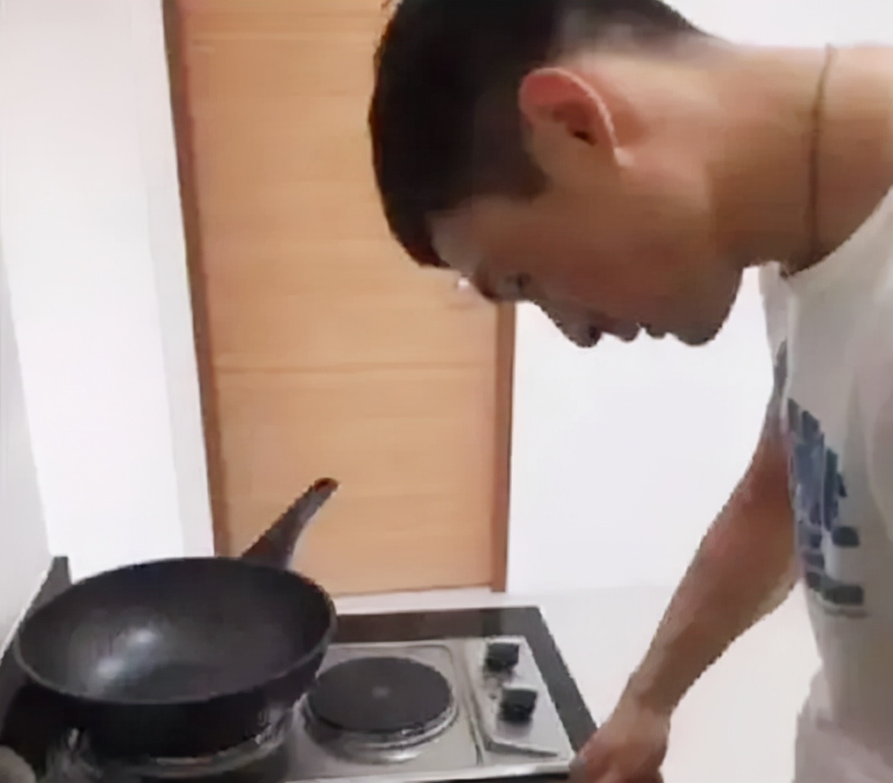 孕妇被推下悬崖老公判几年,孕妇被老公推下悬崖最新消息