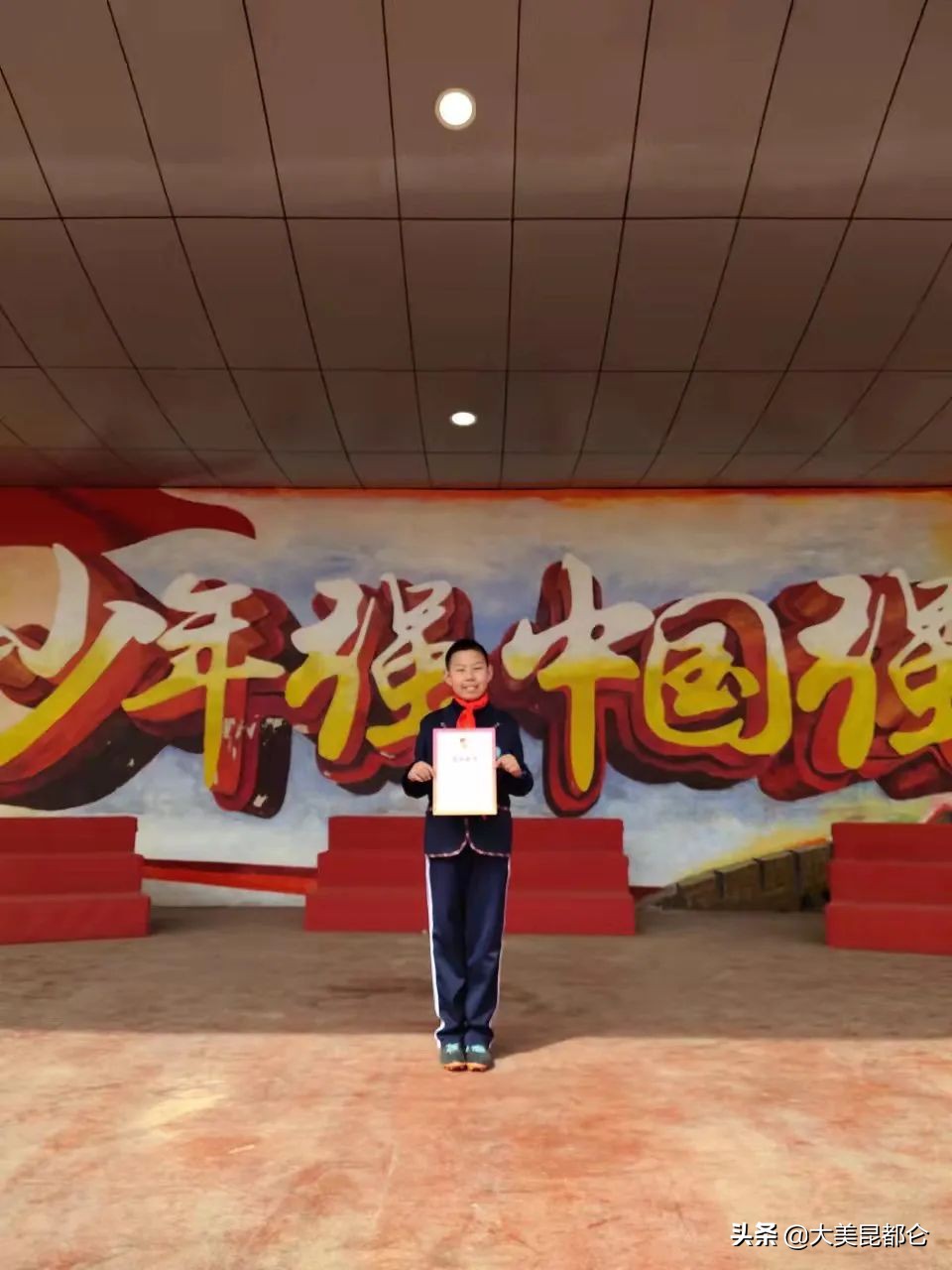 鏄嗛兘浠戝尯鏂版椂浠ｅソ灏戝勾,蹇潵鐪嬬湅鏄皝瀹剁殑濞冨▋