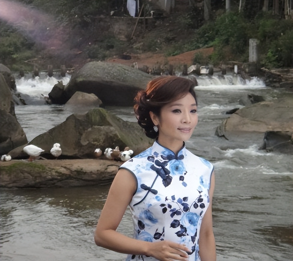 李丹阳她妈妈的葬礼全过程视频,歌唱家李丹阳父亲多少岁去世