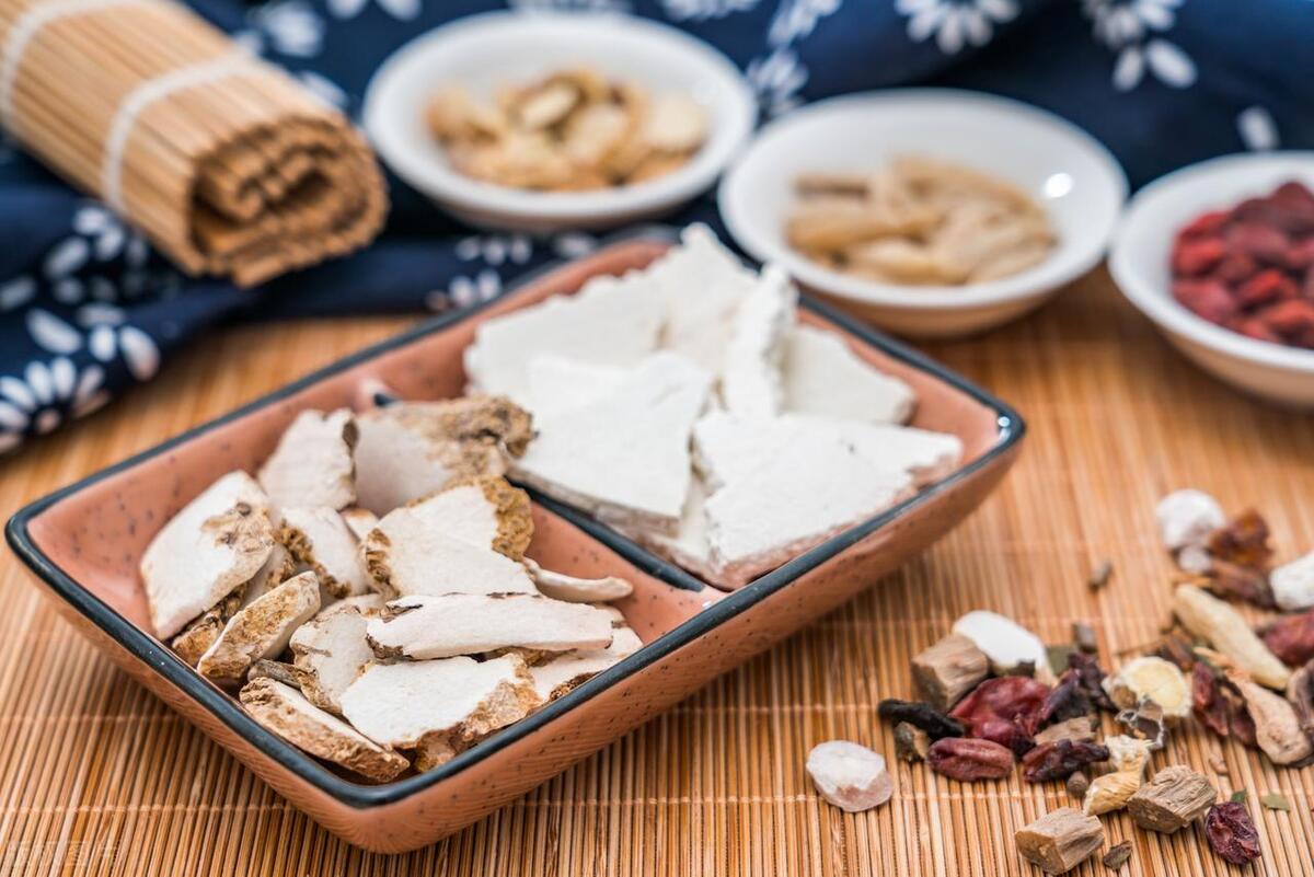 手心黄脾胃功能不良怎么调理,脾胃虚寒手心出汗怎么治