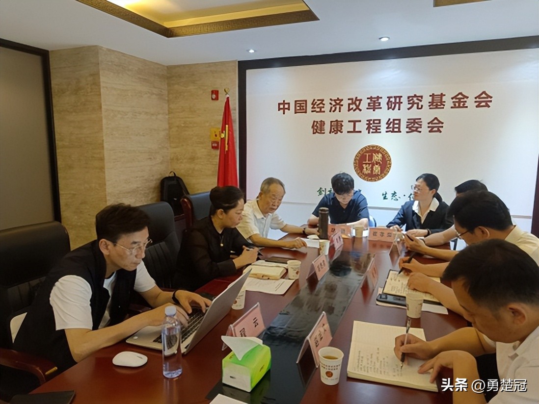 政府基层工作下乡,政府到农村帮助农民