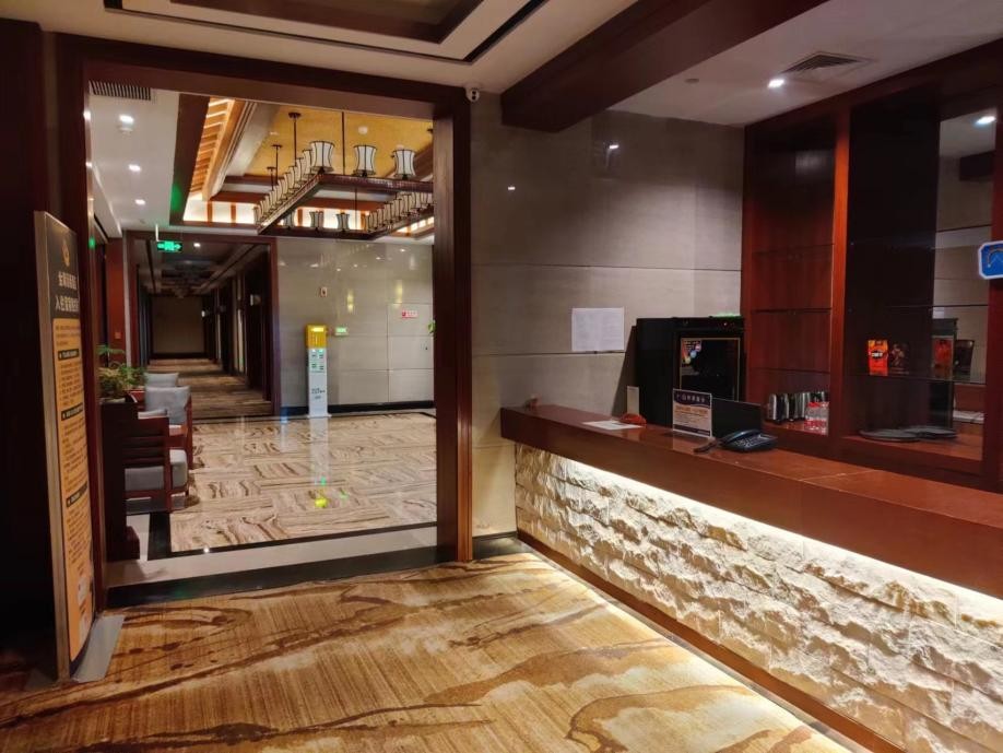 员工拒绝调店被辞退,公司换岗降薪变相辞退