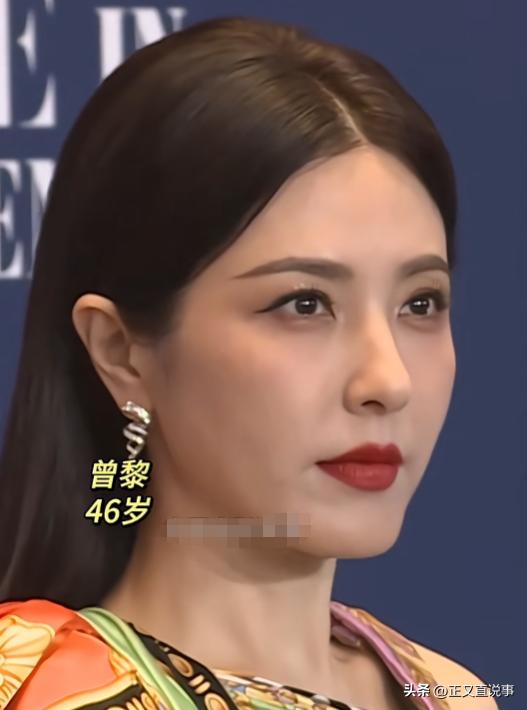 胡杏儿近期红毯对比图 (无滤镜下胡杏儿呈现真实颜值)