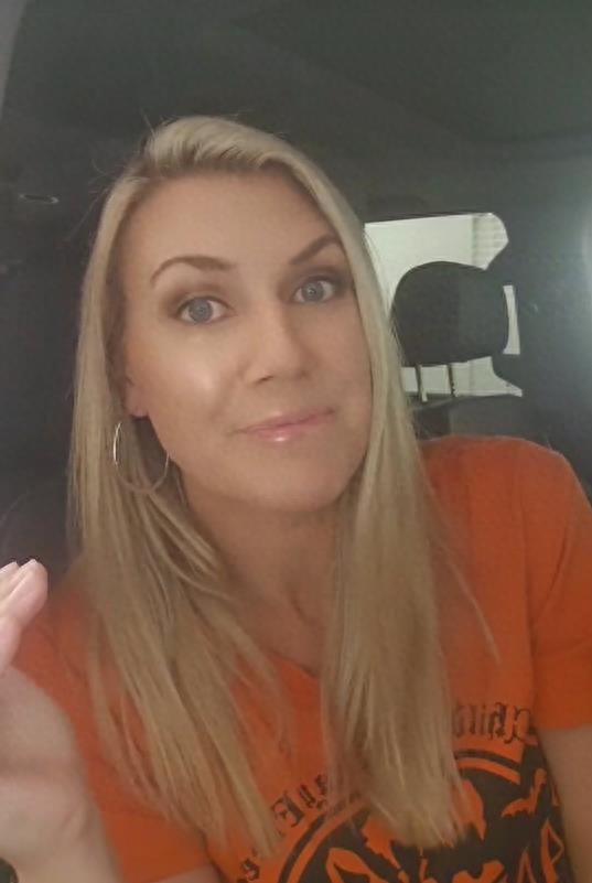 惊!13岁少女意外发现家庭录像带,竟然揭露父亲肮脏的秘密!