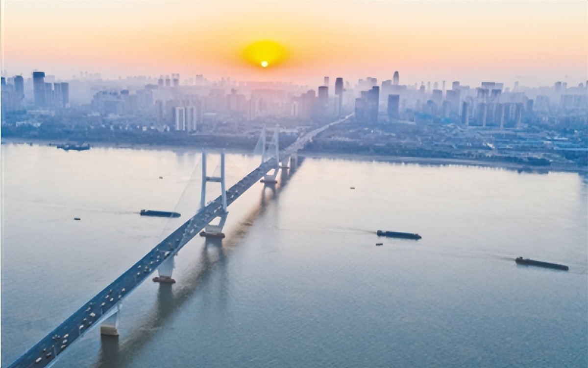 全面开展三标活动,武汉三大世界级产业集群强劲崛起