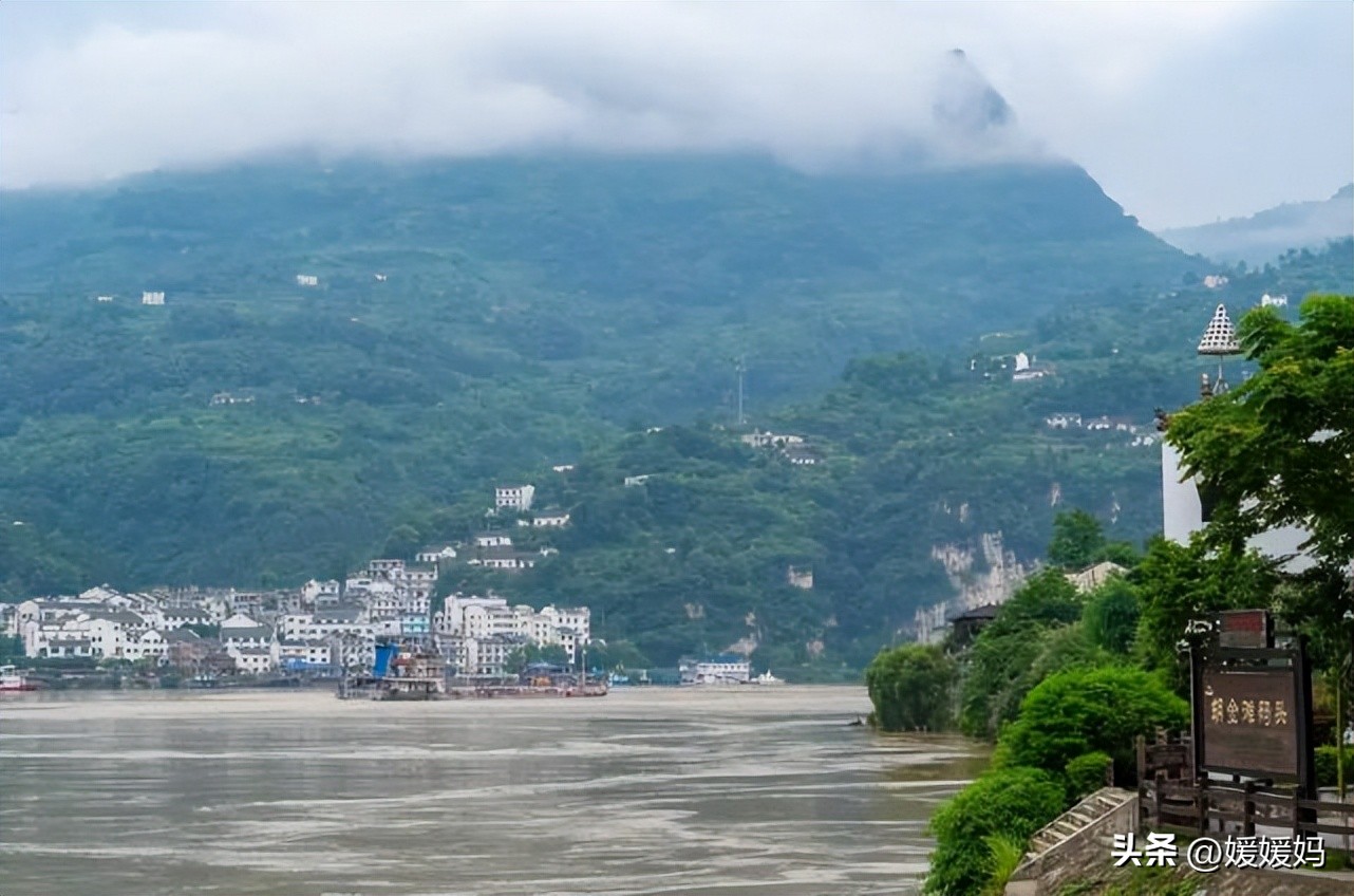 短途旅行和长途旅行诗词,第四单元日积月累诗词六年级下册