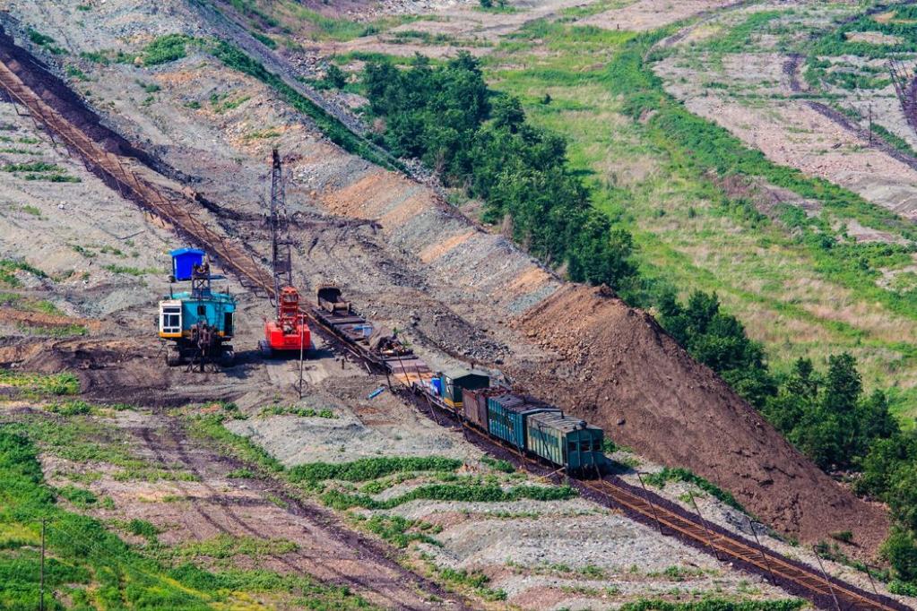 亚洲第一天坑是什么矿,亚洲第一坑煤矿图片