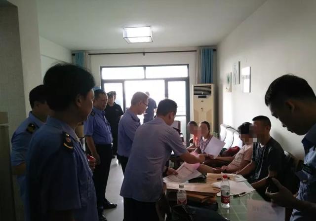 警方抓获传销分子,警方夜袭传销窝点抓获涉案人员