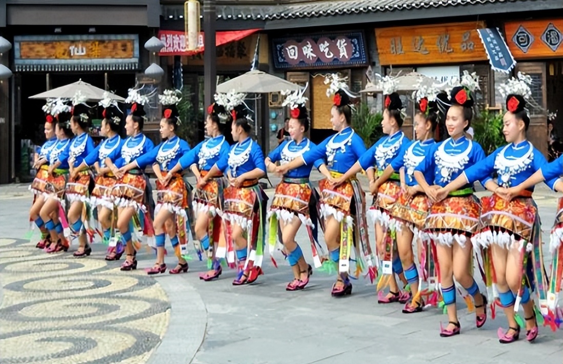 丹寨万达网红旅游小镇,来丹寨万达小镇体验网红小镇魅力