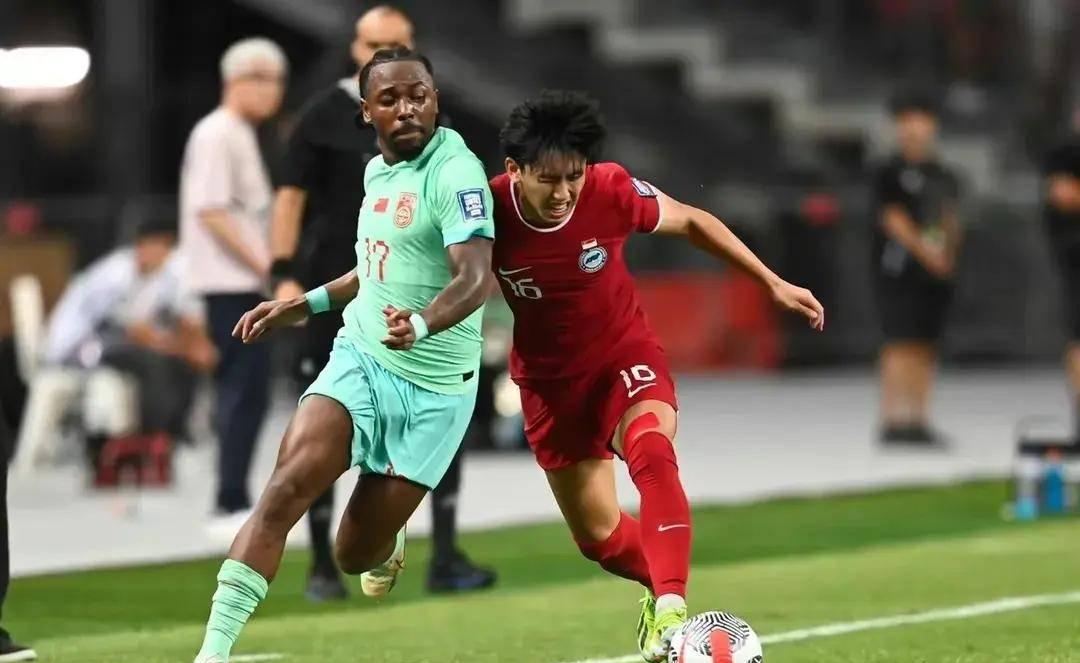 国足武磊失误90分钟,国足世预赛补时武磊丢球