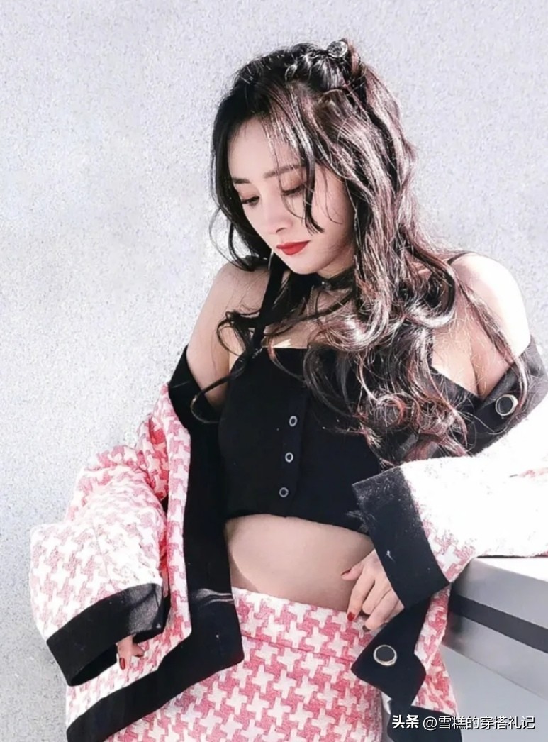 上尖下宽小脸脸型适合什么发型,脸型长的方圆脸适合什么发型