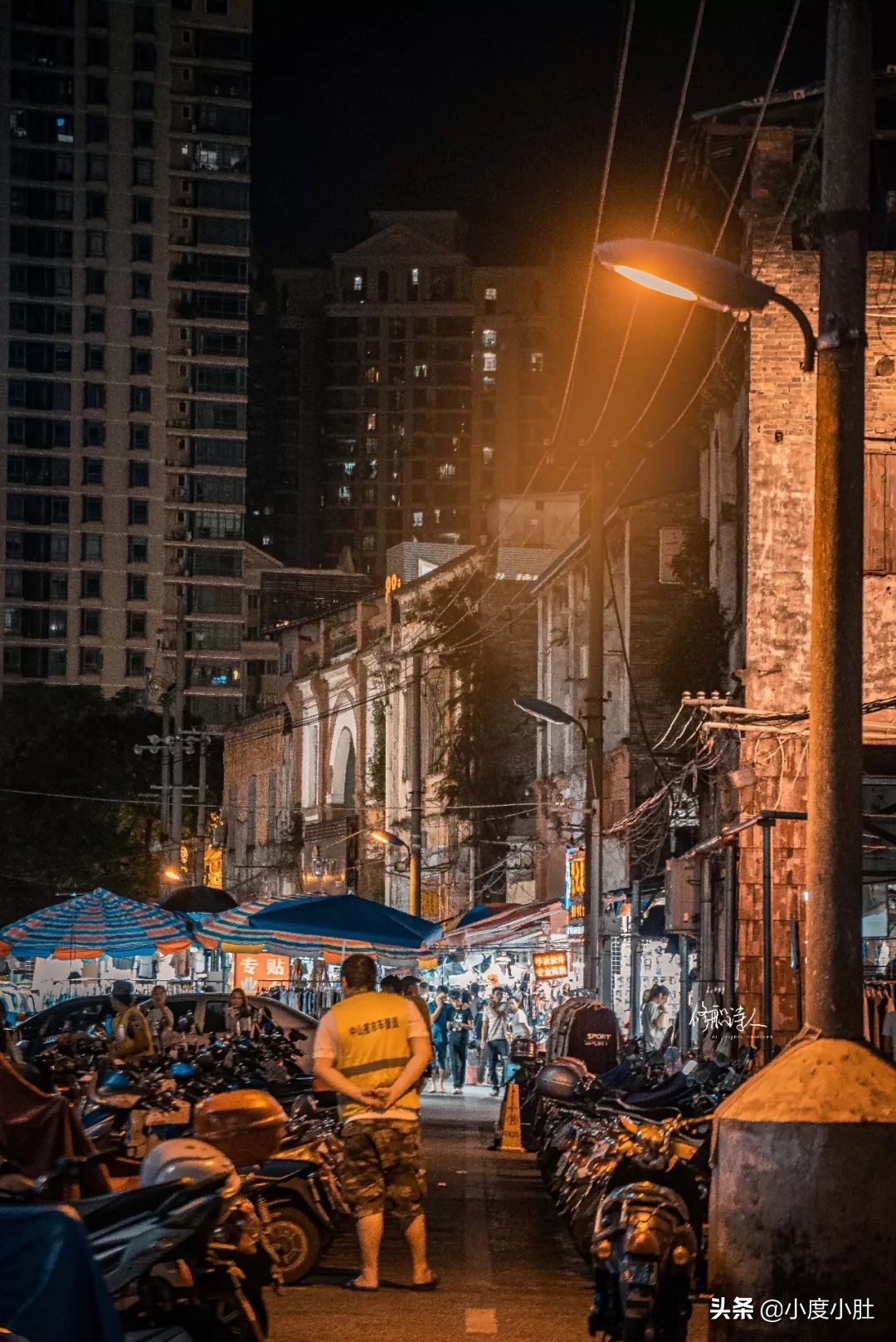 南宁夜市手打柠檬茶的老板娘火了