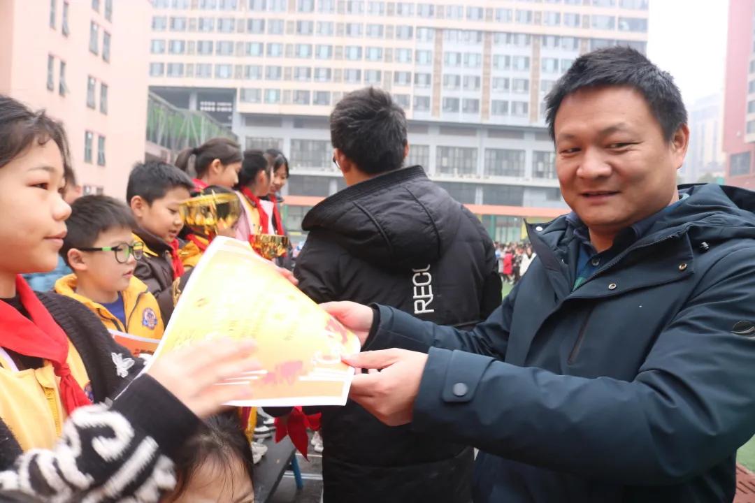 双减政策下的小学体育活动美篇,双减后孩子们拥有了快乐时光