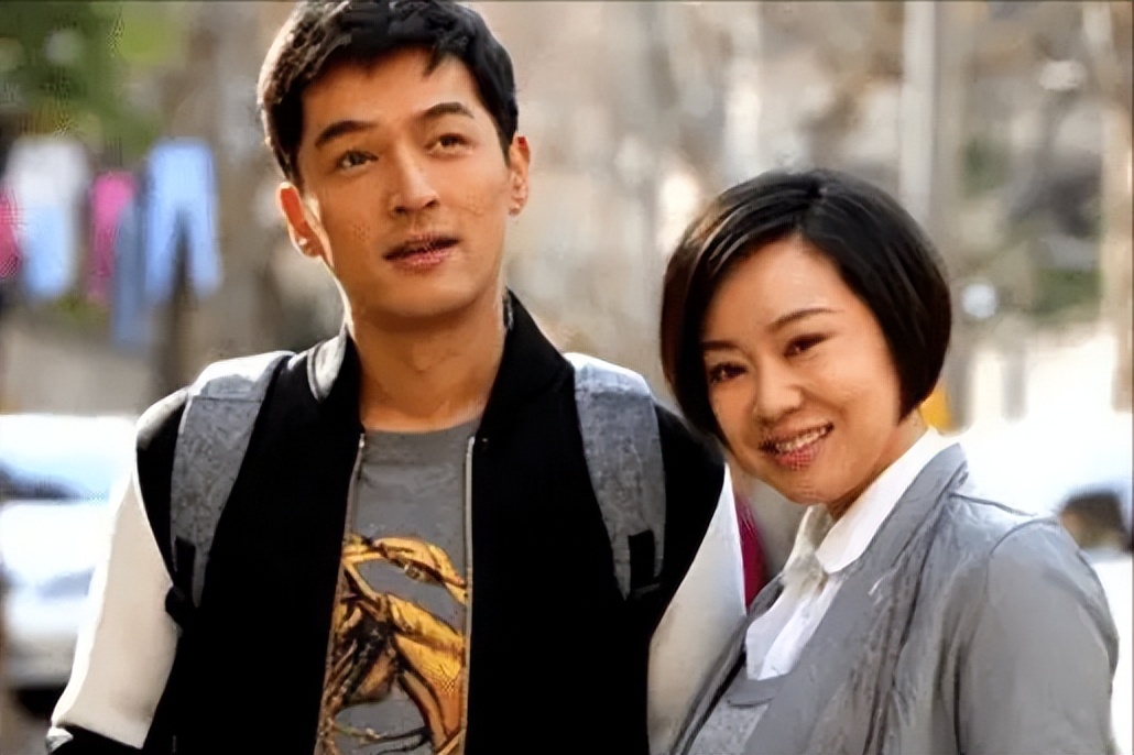 伸舌头、嘴亲肿，“中老年”演员吻戏不忍直视，一个比一个辣眼睛