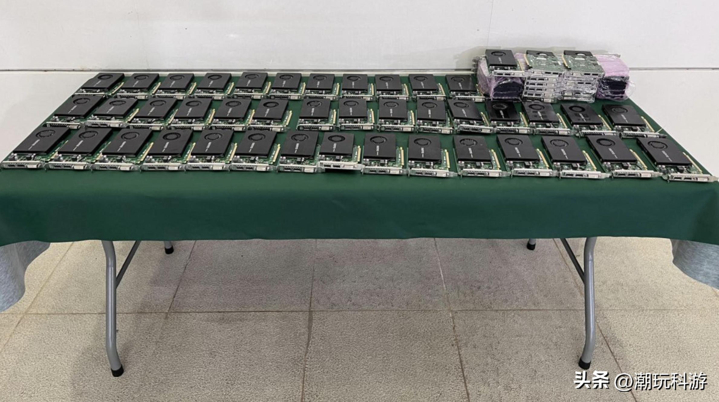 香港HK*私走**者在617磅的活龙虾中藏了70张显卡