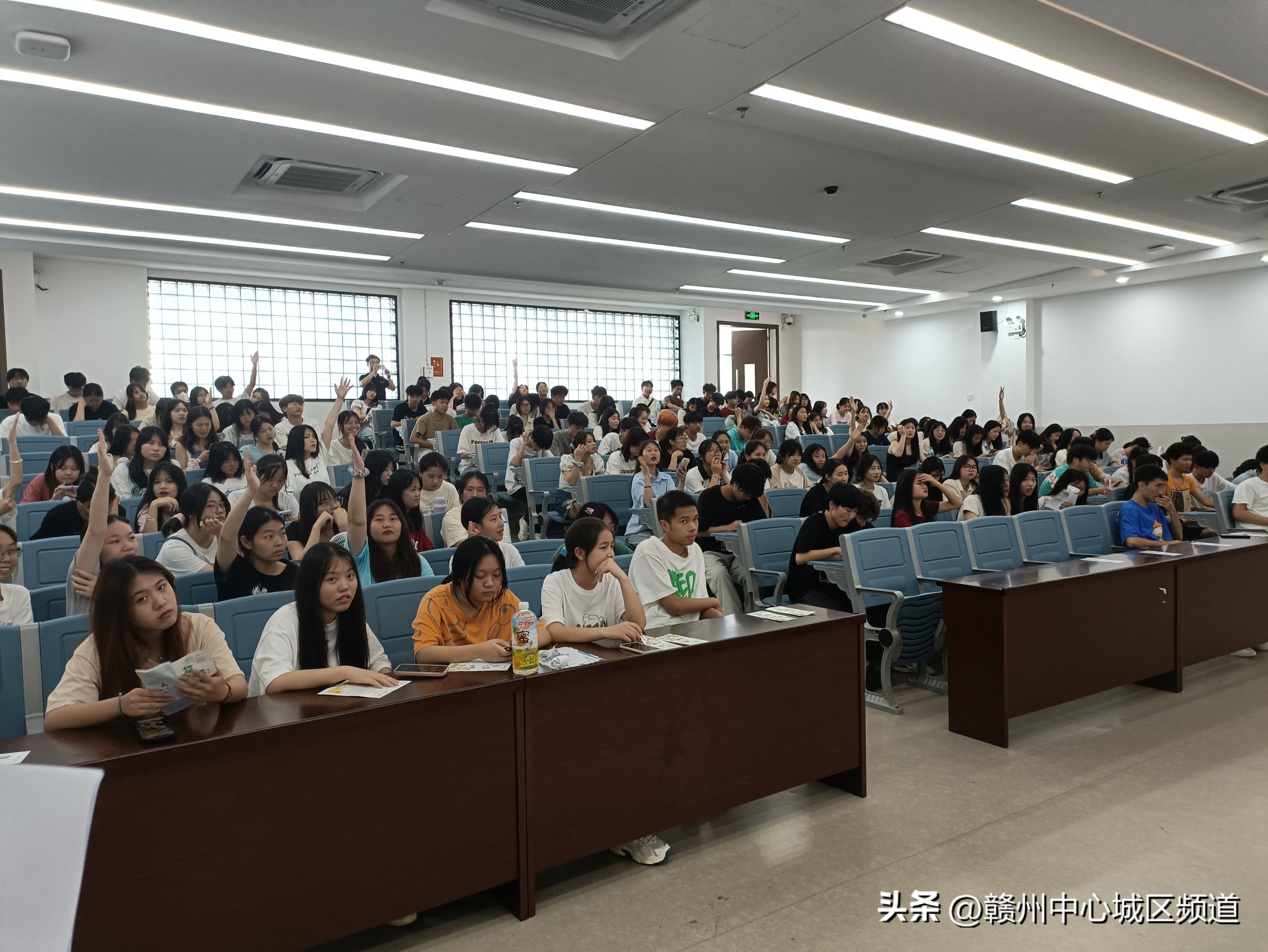 银行征信知识进校园简报,农行晋中分行开展征信宣传活动