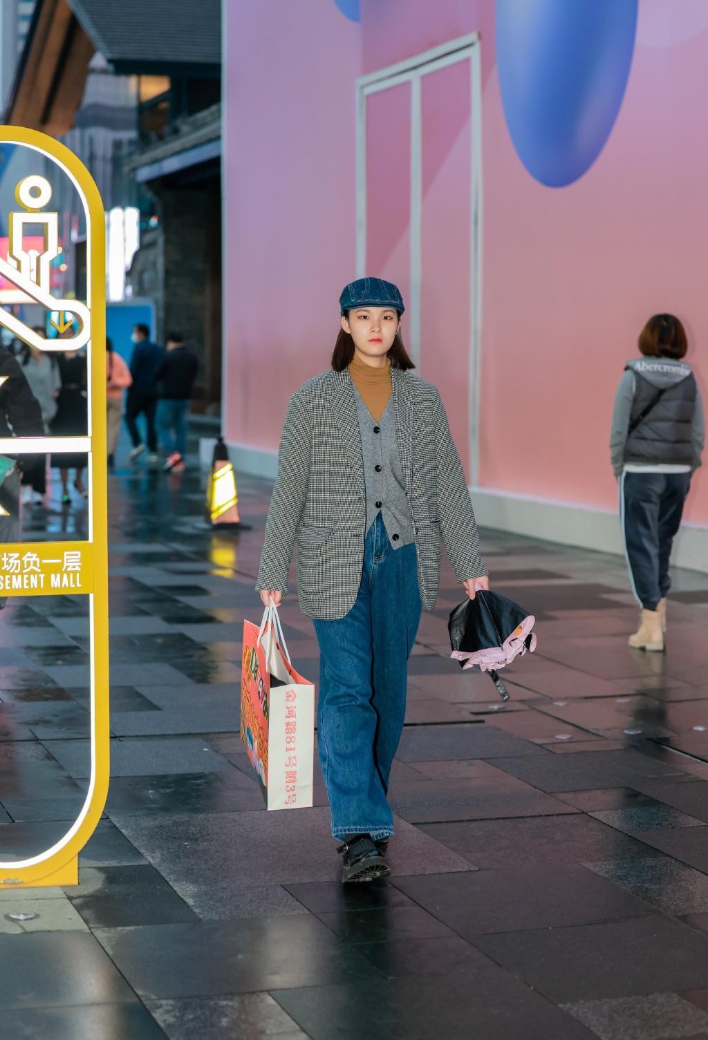 成都女生穿衣大气端庄,成都女人冬天穿衣风格