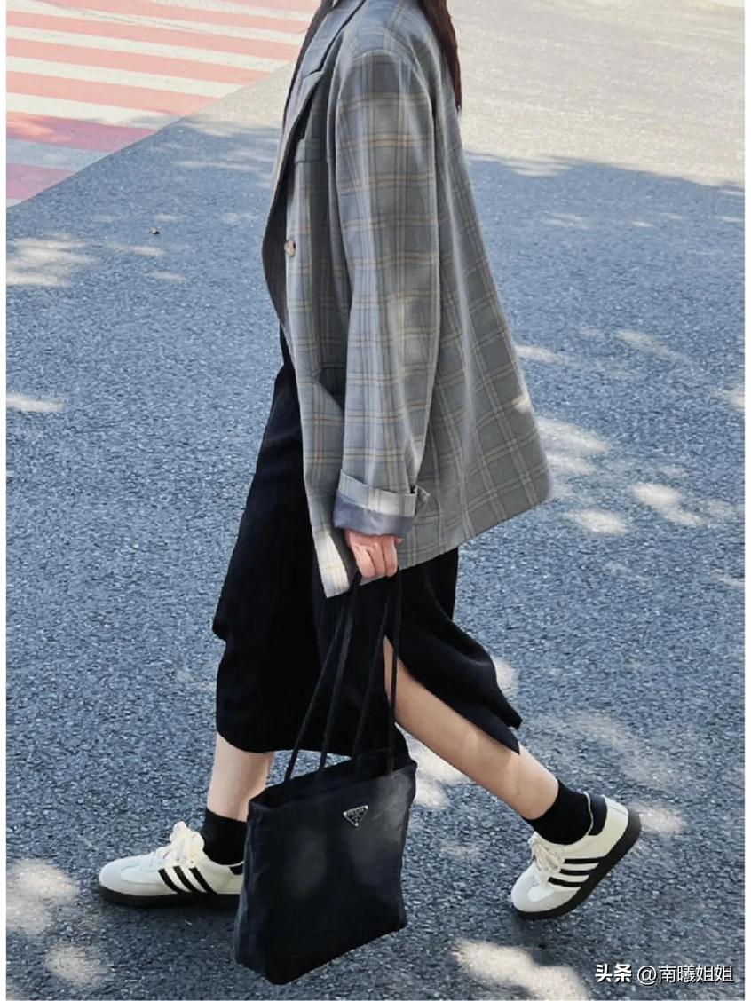 为啥现在的女生夏天都不穿凉鞋,为啥现在的女生夏天都不买凉鞋了