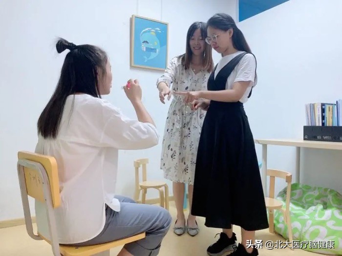 自闭症孩子家长不愿意和人玩吗,自闭症孩子不理人