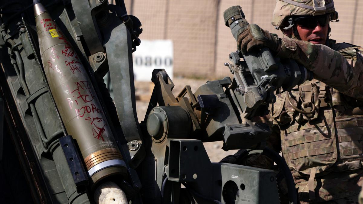 美国订购10万发韩国炮弹,转手送给乌克兰?韩国有苦说不出