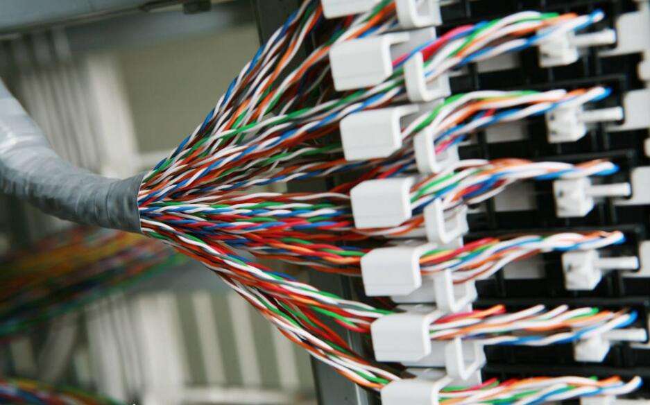 墙里的电线烧了找谁修,家里电线烧坏怎么办不用拆墙