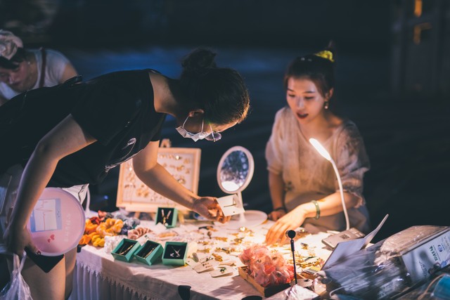 怎么摆摊赚钱副业,怎么摆摊赚别人100块钱