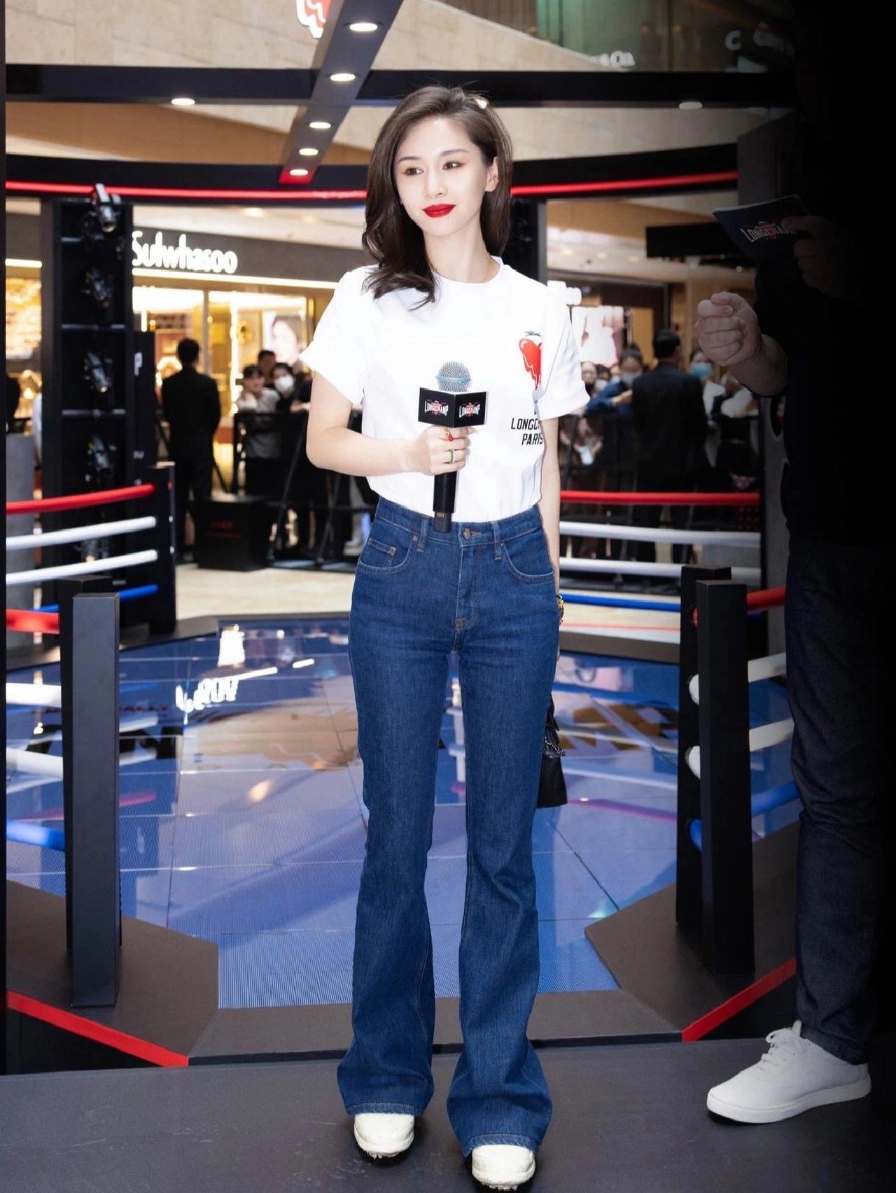 杨幂王子文都穿的条纹衬衫,小个子王子文冬季穿搭