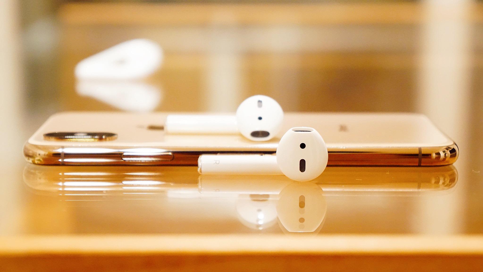 苹果正开发AirPodsLite耳机！售价更低，但消费者未必买账