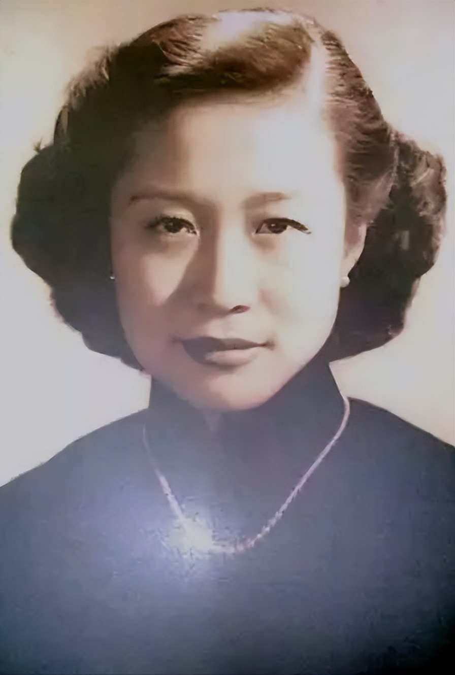 28岁嫁大54岁杨振宁,结婚19年分房睡,没遗产没孩子,她到底图什么