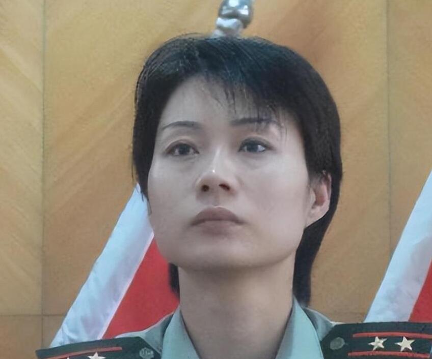 她是“北京小姐”的季军，保护过13位国家元首夫人