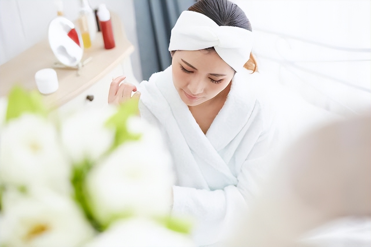 洁面后正确使用化妆品的步骤,护肤如何正确选择洁面产品