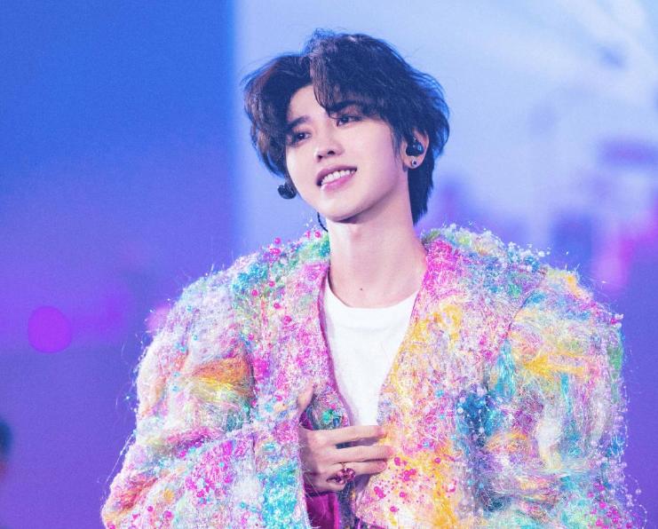 新人到巨星，蔡徐坤用了3年，从顶流到塌房，却只花了1天