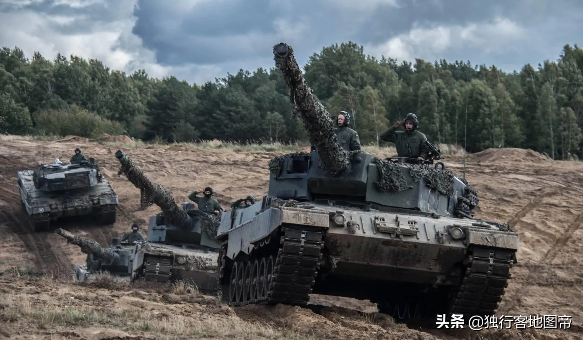 在二战中被瓜分的波兰到底有多惨,波兰二战时为什么要被苏联德国打