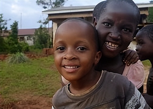 学校被恐怖分子袭击,学校被恐怖分子袭击了