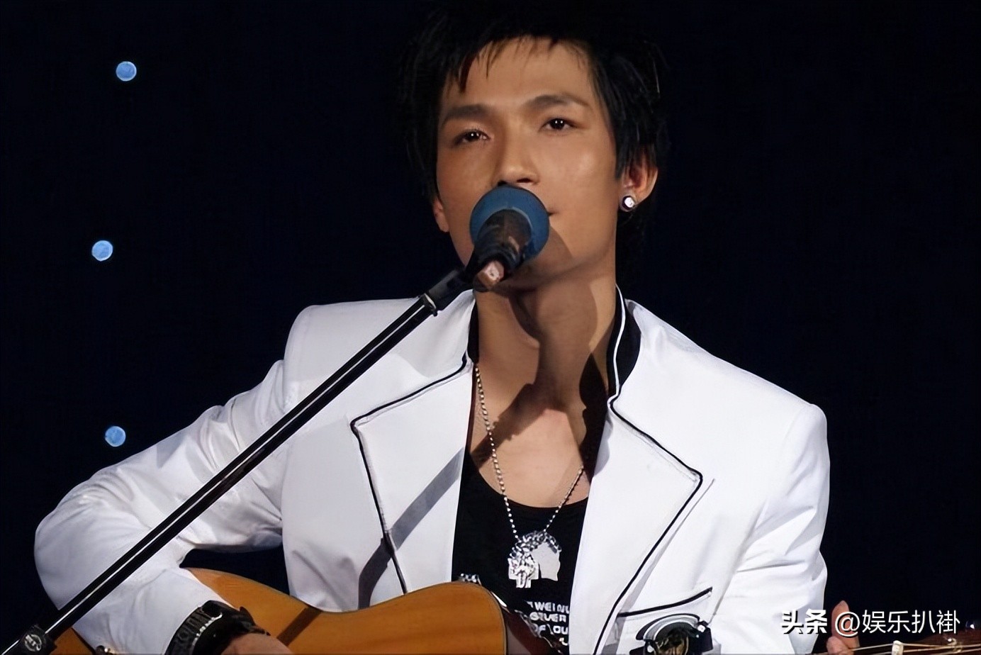 15年前陈楚生,陈楚生真的比张杰强吗