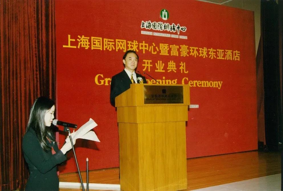 这位潮商是香港著名“酒店大王”坐拥五家上市公司被称为商业奇才