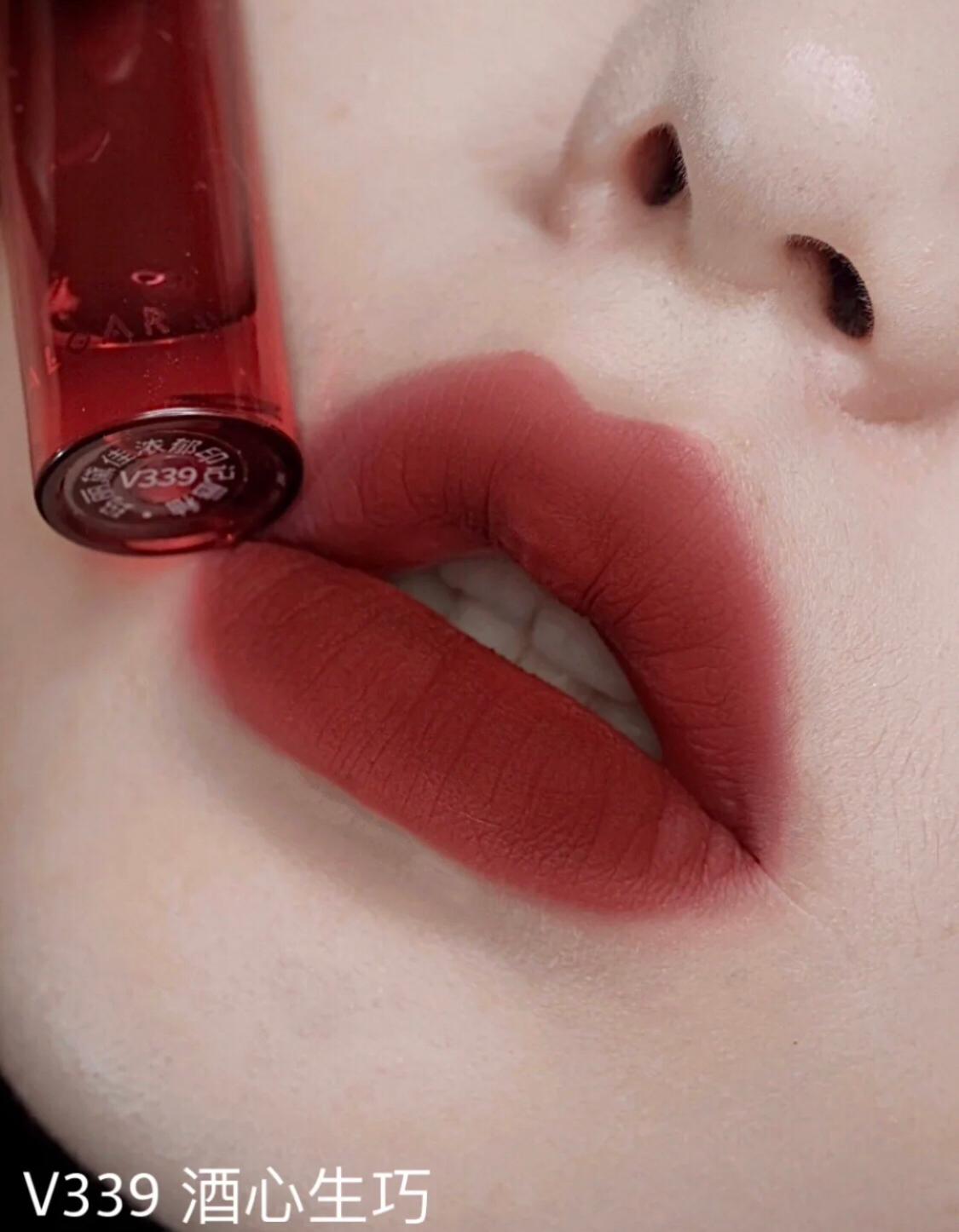 黄皮配什么颜色口红显白,黄皮女生涂上最显白的颜色